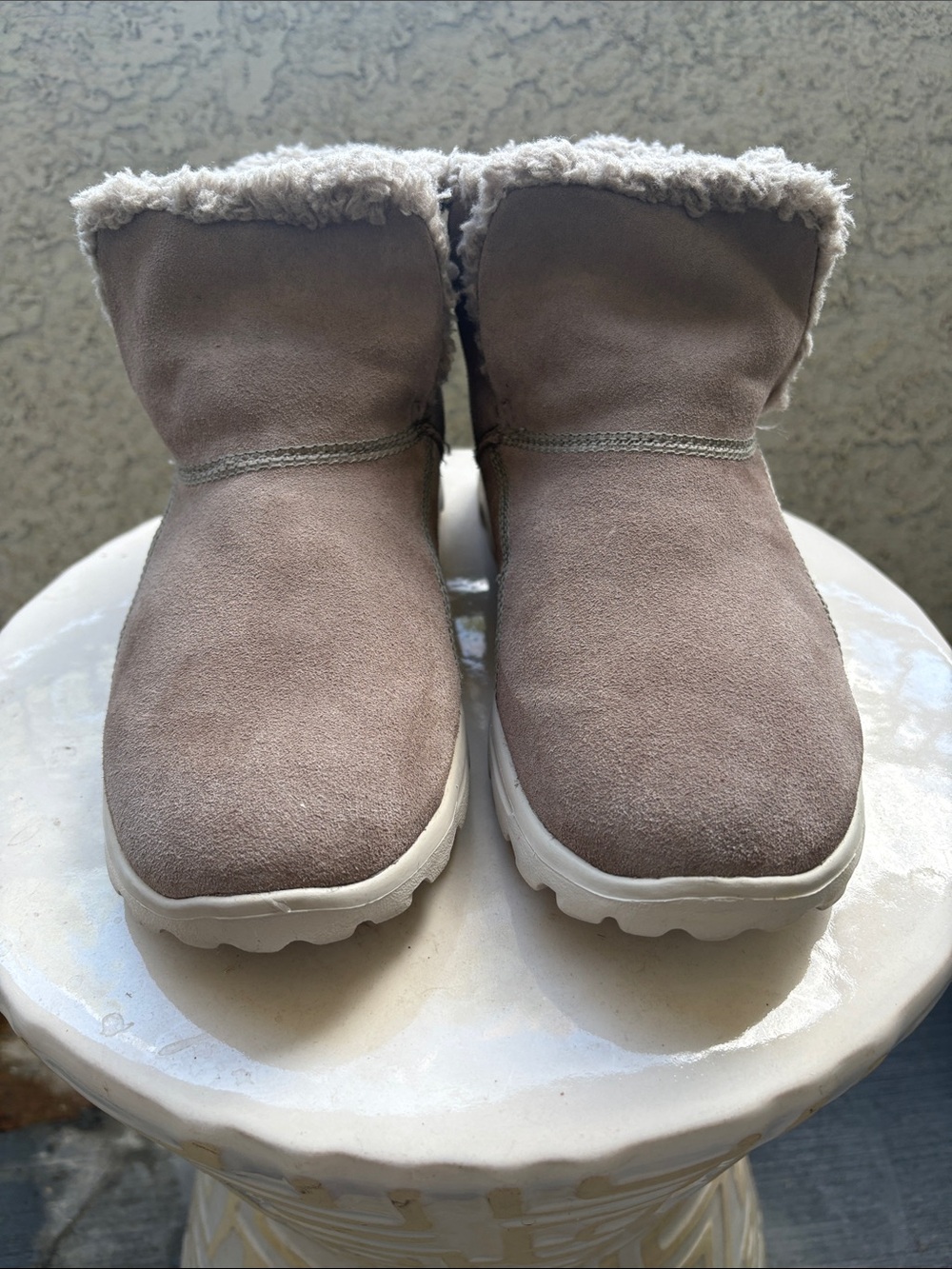 Skechers On the Go Memory Form Fit Taupe Suede-Look Faux Shearling Boots SZ 9.5